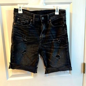 American Eagle Mens / Women's distressed black jean shorts. Size 28.